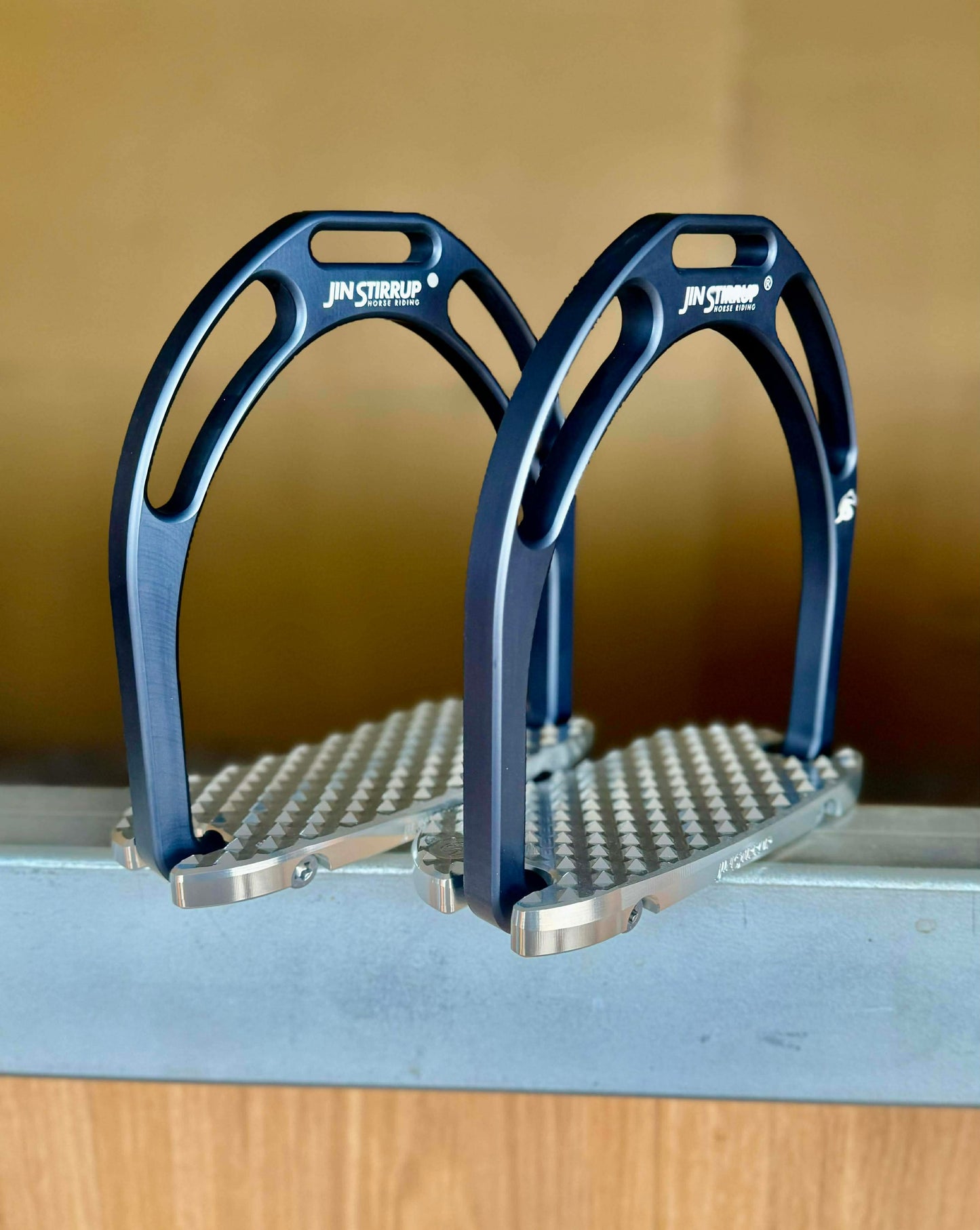 JS Anatomic Stirrup - Matt Blue (MB)